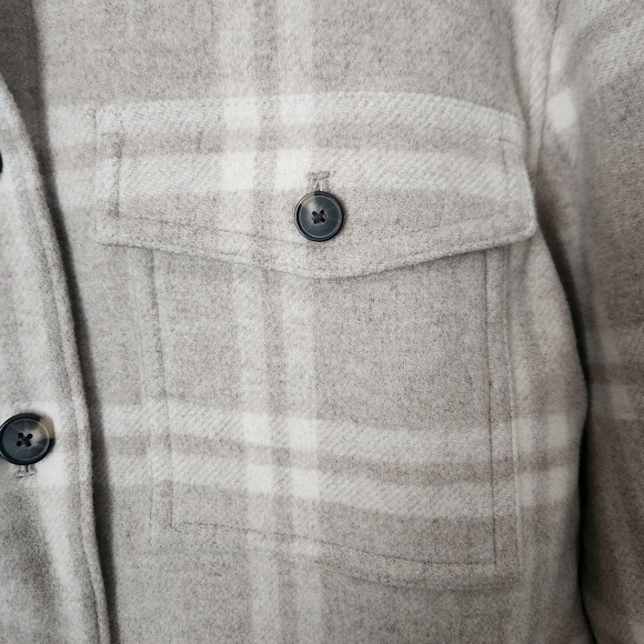 Everlane | The Italian ReWool Oversized Shirt Jacket in Taupe/Cream - Size L - Picture 5 of 13